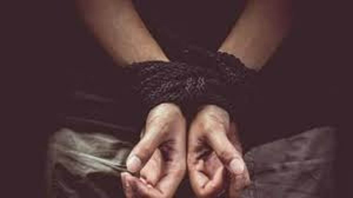 thirteen jharkhand workers held hostage in chennai two were freed after demanding money