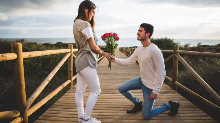 Date पर जाने से पहले अपने मूड को ठीक रखना सबसे अहम है। (Pic Courtesy : Freepik)