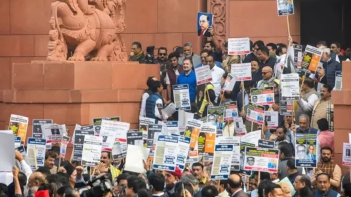 संसद परिसर में धक्कामुक्की मामले में सीआईएसएफ ने रखा अपना पक्ष।