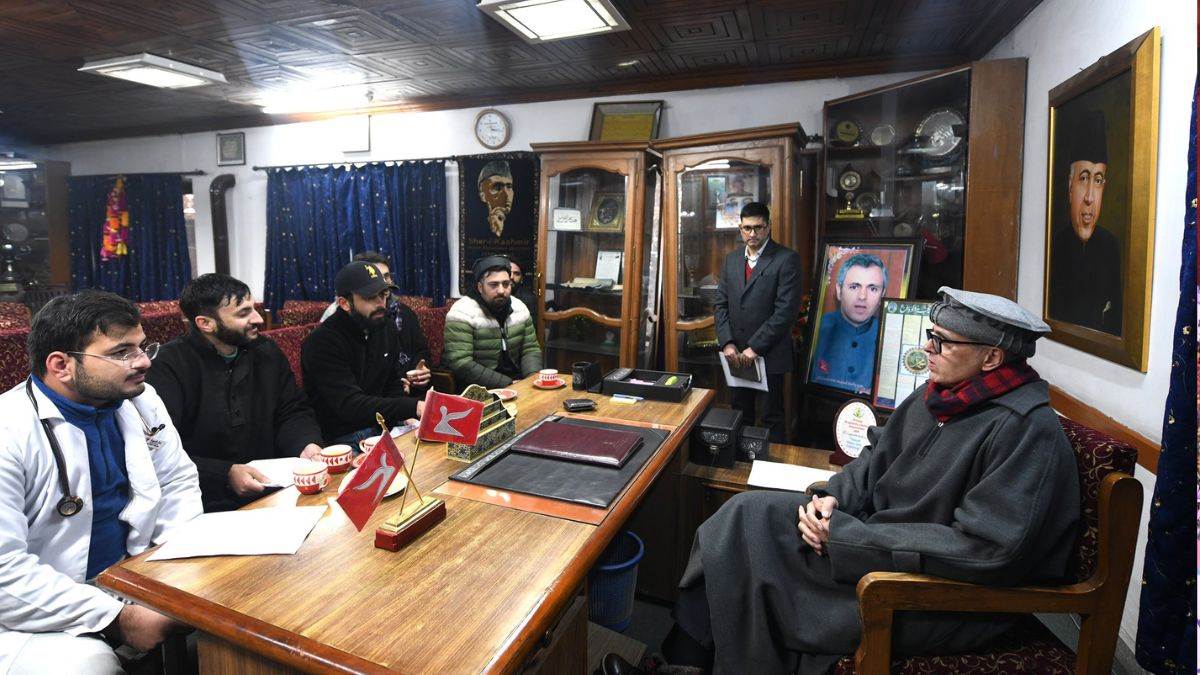 all issues will be resolved 6 months cm omar abdullah assures on protest over reservation policy