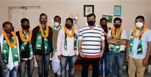 भाजपा और कांग्रेस के 9 नेता बीजद में शामिल