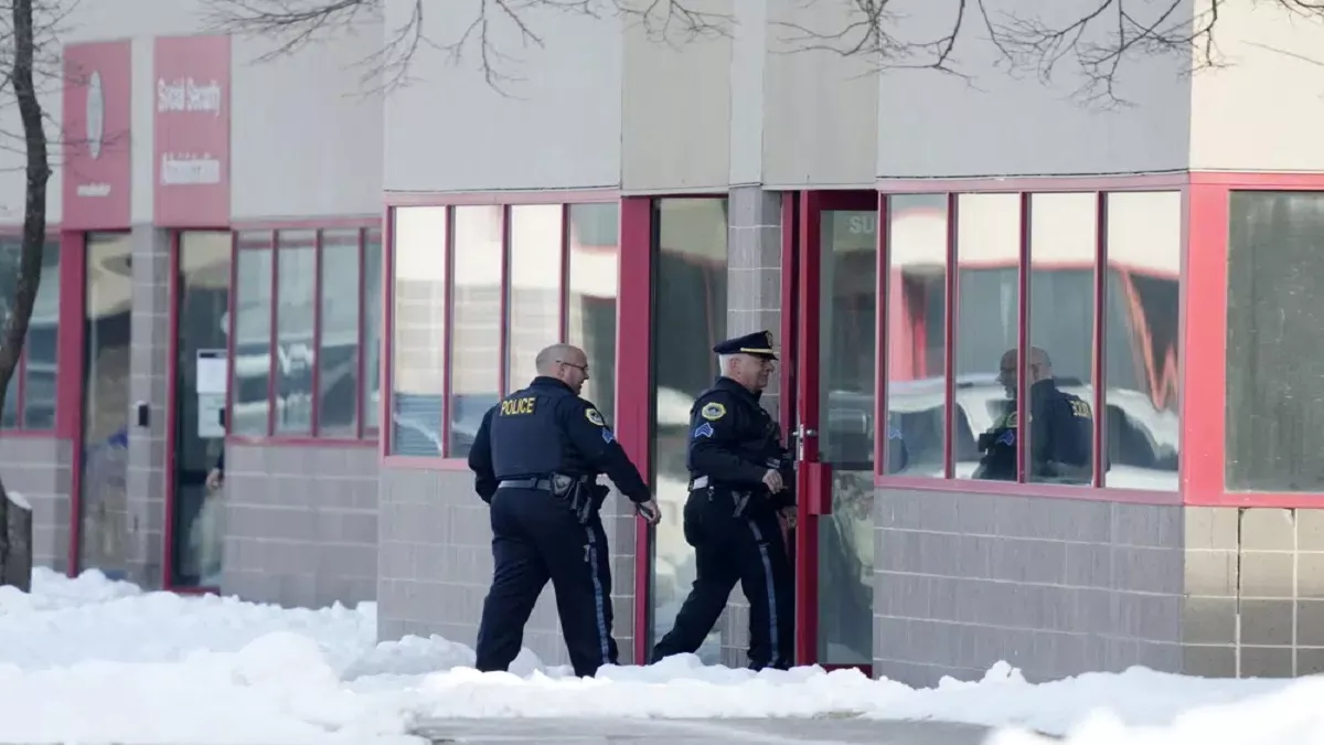 US School Shooting: अमेरिका के आयोवा के एक स्कूल में फायरिंग