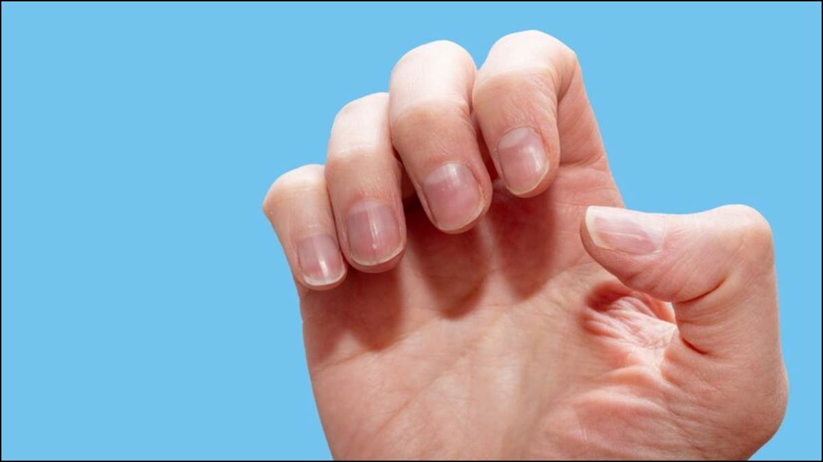 fingernails can shows the symptoms of various diseases like cancer thyroid diabetes and more