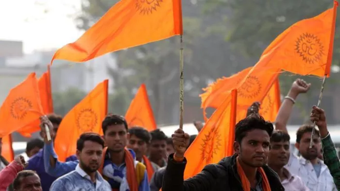 विश्व हिंदू परिषद एवं बजरंग दल ने कहा है कि वे शाहरुख खान की फिल्म पठान का विरोध नहीं करेगा।