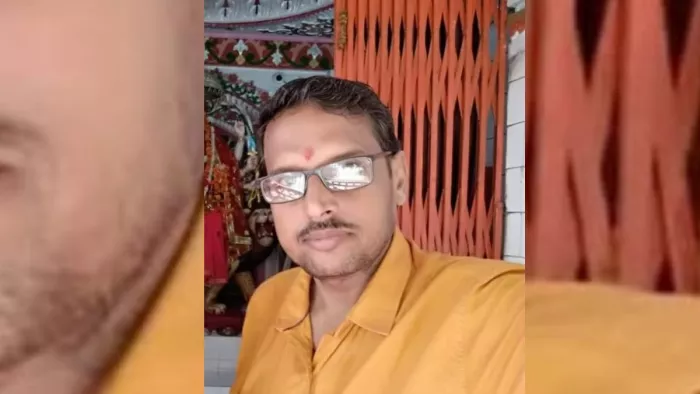 एकमा में पदस्थापित लाइब्रेरियन राजेश कुमार सिह