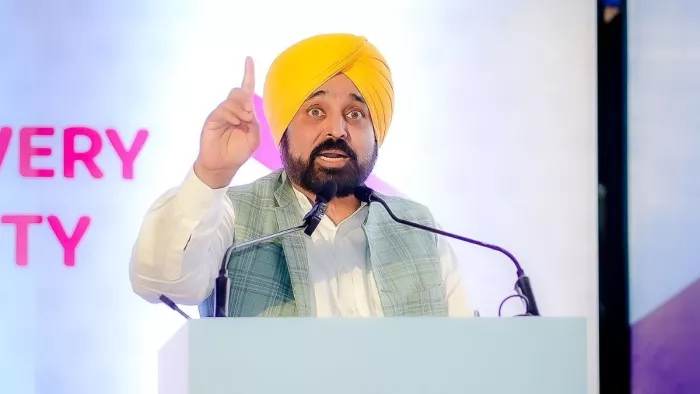 Lok Sabha Election 2024: बंगाल के बाद अब पंजाब में भी कांग्रेस को झटका