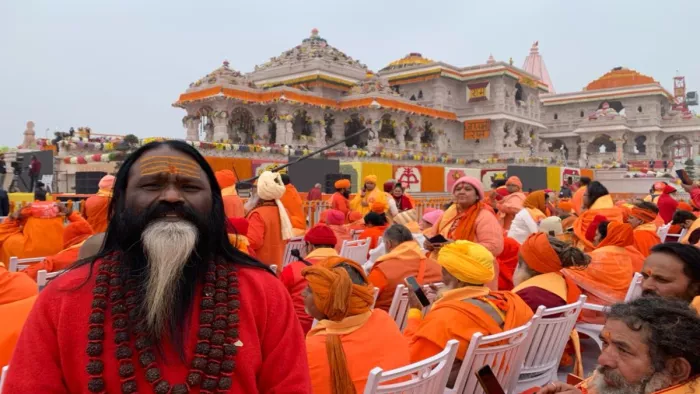 महामंडलेश्वर दाती जी महाराज ने पीएम मोदी की तारीफ की।