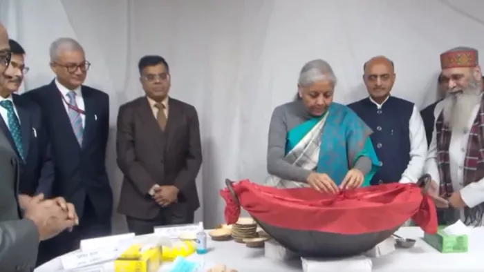 Budget 2024: नॉर्थ ब्लॉक में आयोजित हुई हलवा सेरेमनी