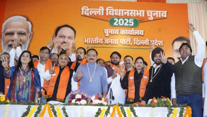 गांधी नगर विधानसभा क्षेत्र में आप और कांग्रेस के कई कार्यकर्ता बीजेपी में शामिल हुए। फाइल फोटो