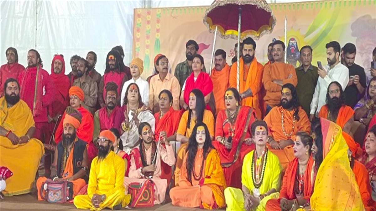 https://www.jagranimages.com/images/newimg/24012025/24_01_2025-kulkarni_23872406_193625187.jpg