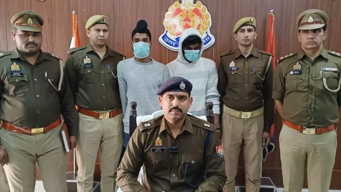 अवैध शस्त्रों के साथ पकड़े गए आरोपियों के बारे में जानकारी देते एसपी देहात सागर जैन। जागरण