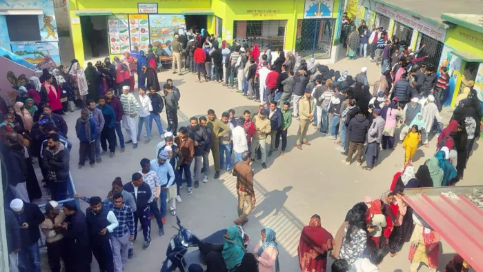 देहरादून में सबसे कम 55 प्रतिशत के लगभग मतदान हुआ।