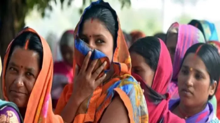 हरियाणा में गरीब महिलाओं को हर महीने 2100 रुपये दिए जाएंगे। फाइल फोटो