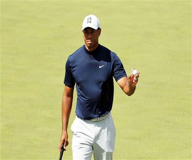 Tiger Woods in hospital undergoes surgery after a rollover ...