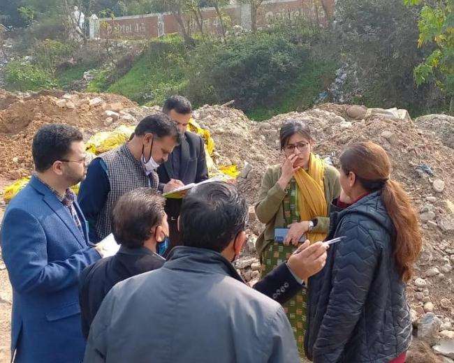 https://www.jagranimages.com/images/newimg/24022022/24_02_2022-awni_lawasa_visit_road_side_22495451.jpg