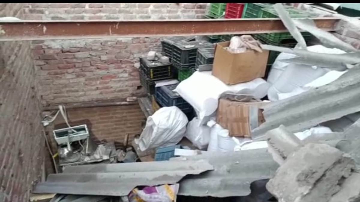 ncr two people injured explosion in kitchen due to cylinder leakage ghaziabad