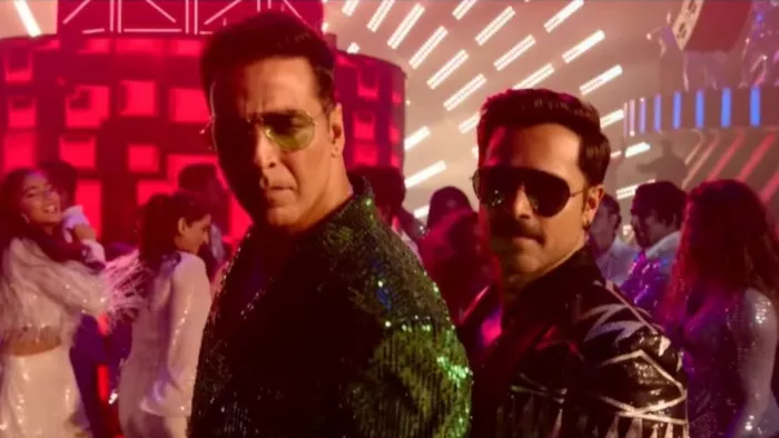 Still Image of Akshay Kumar and Emraan Hashmi from Selfiee