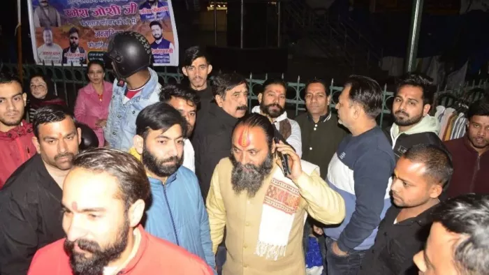 उत्तराखंड में धार्मिक सौहार्द बिगाड़ने की कोशिश, श्रीराम का बैनर फाड़ने पर बवाल, हिंदू संगठन भड़के