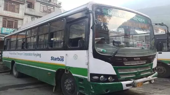 अगर आप भी हिमाचल की सड़कों पर बसें दौड़ाना चाहते हैं तो ये चांस हाथ से न जाने दें