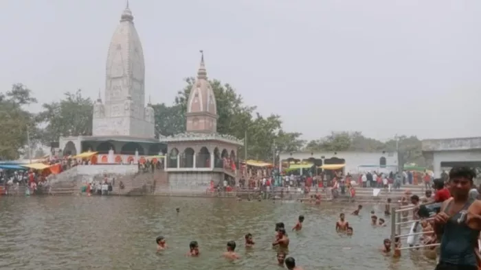 माघी पूर्णिमा पर श्रद्धालुओं ने नदी व सरोवरों में लगाई आस्था की डुबकी