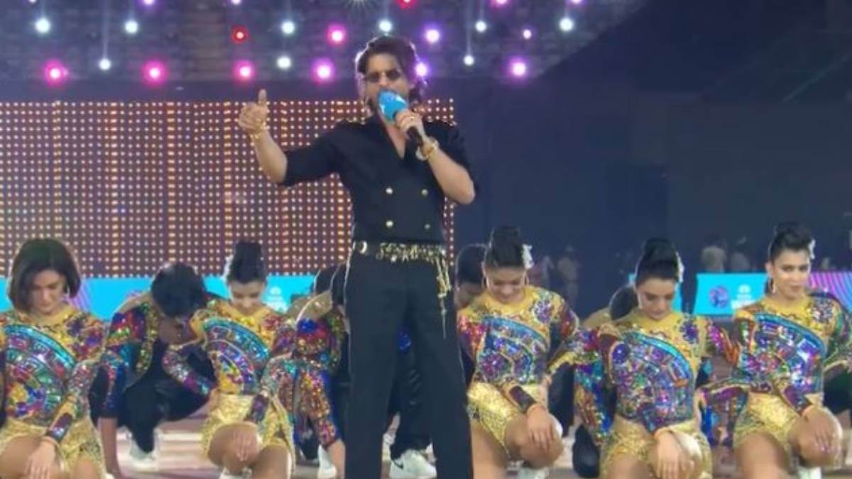 WPL 2024 ओपनिंग सेरेमनी में Shah Rukh Khan ने 'झूमे जो पठान' पर दी