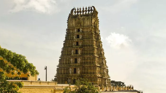 विधेयक का उद्देश्य मंदिरों से कुल आय का 10 प्रतिशत कर के रूप में लेना था।