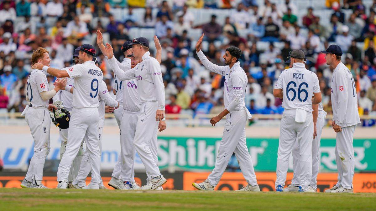 england spinners dominated on day 2 of ind vs eng 4th test shoaib bashir yashasvi jaiswal dhruv jurel