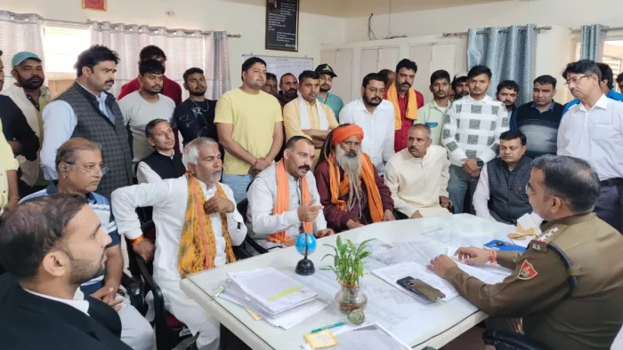 धार्मिक संगठनों ने स्कूल में हुई घटना को धार्मिक भावनाओं को ठेस पहुंचाने का मामला बताया है। जागरण