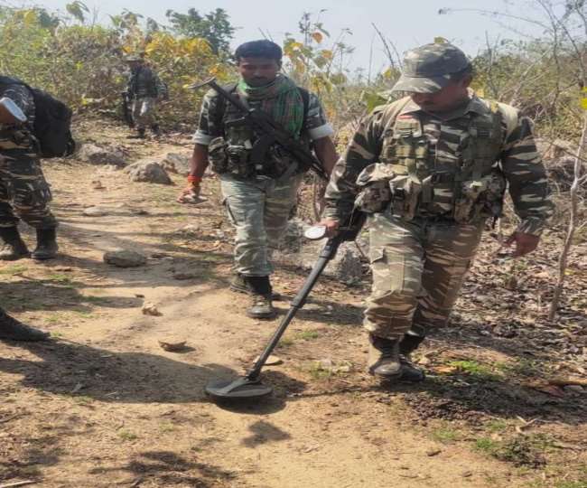 High alert in Aurangabad after Naxalite captive announcement Bihar  Jharkhand police engaged in search operation