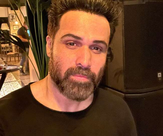 Emraan Hashmi celebrates his 43rd birthday with akshay kumar on selfie set in bhopal. Photo Credit- Instagram