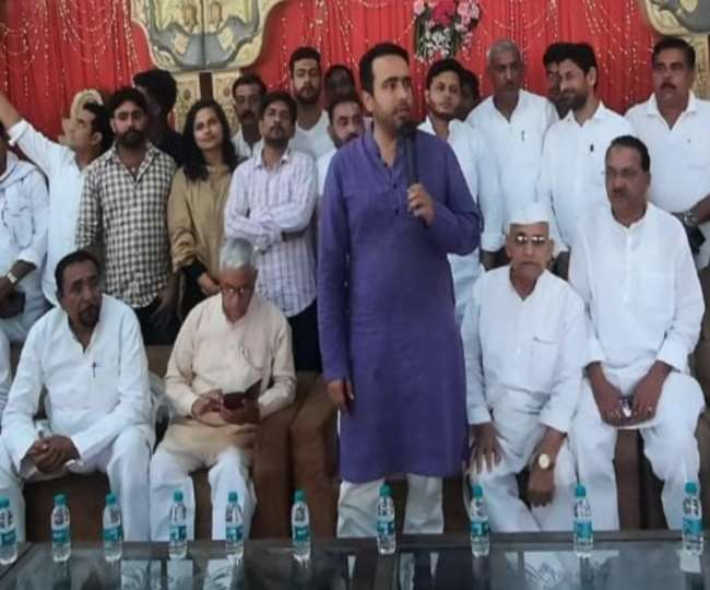 मेरठ में कार्यकर्ताओं को संबोधित करते राष्ट्रीय लोकदल के राष्ट्रीय अध्यक्ष चौधरी जयंत सिंह