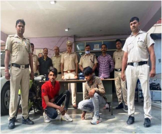 पुलिस ने आरोपित से चोरी के सामान बरामद किए हैैं।