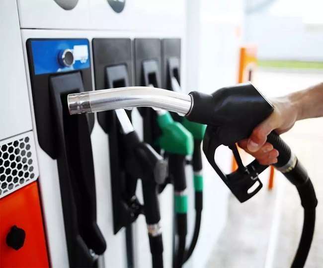 Petrol- Diesel Price पिछले दो दिनों से लगातार बढ़ रहे पेट्रोल और डीजल के रेट आज नहीं बढ़े।