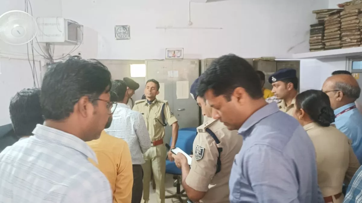 Bihar: समस्तीपुर में बैंक लूट की तीसरी वारदात, अपराधियों ने दक्षिण बिहार ग्रामीण बैंक से लूटे 11 लाख रुपये