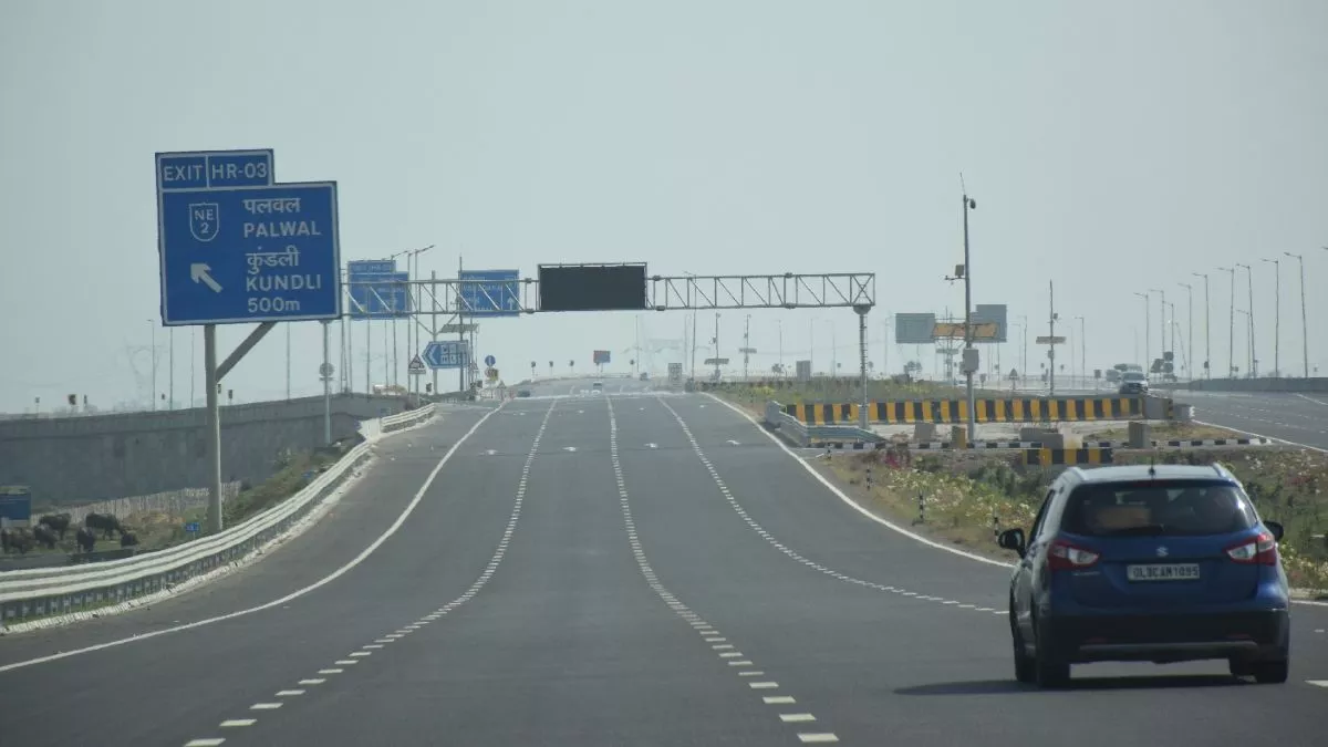 Gurugram: टोल प्लाजाओं के इंटरलिंक न होने से कट रही जेब, 12 किमी चलने के लिए देना पड़ रहा 135 KM का टोल