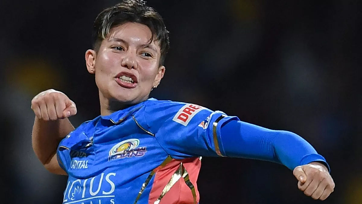 Issy Wong वॉन्ग ने WPL में ली हैट्रिक। फोटो- AP