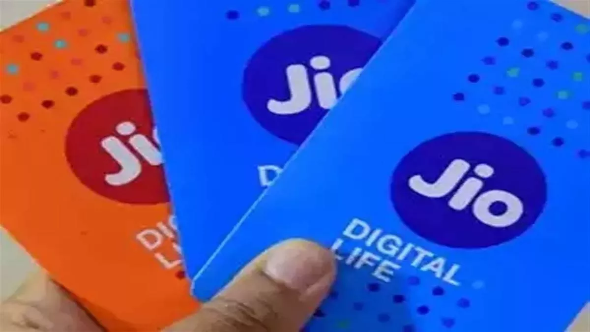 IPL प्रेमियों के लिए बड़ी खुशखबरी, Jio ने लॉन्च किए क्रिकेट प्लान, हाई इंटरनेट स्पीड में ले सकेंगे मैच का मजा