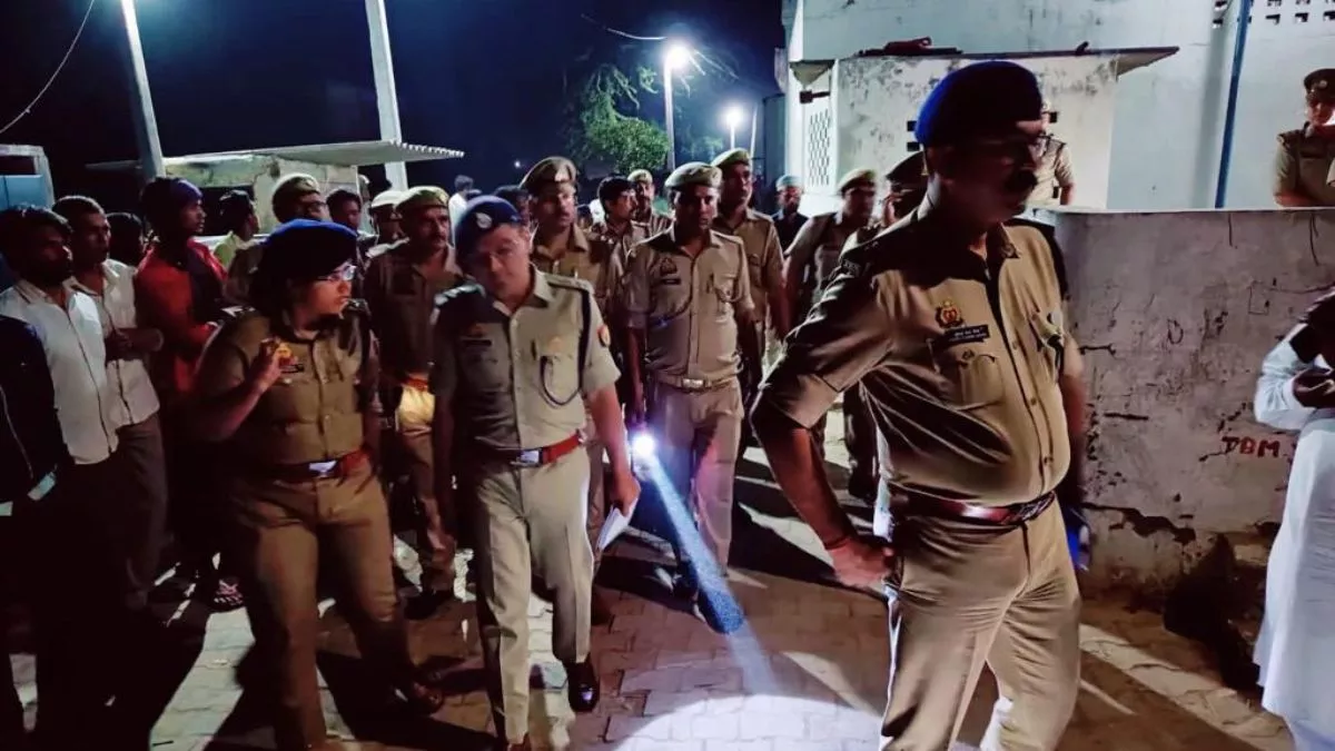 भतीजे ने चाचा को गोलियों से भूनकर उतारा मौत के घाट, फायरिंग होने पर लोगों ने जमीन पर लेटकर बचाई जान