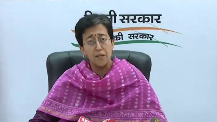 'दिल्ली वालों का कोई काम रुकेगा नहीं...', जल मंत्री आतिशी ने पढ़ा सीएम केजरीवाल का निर्देश