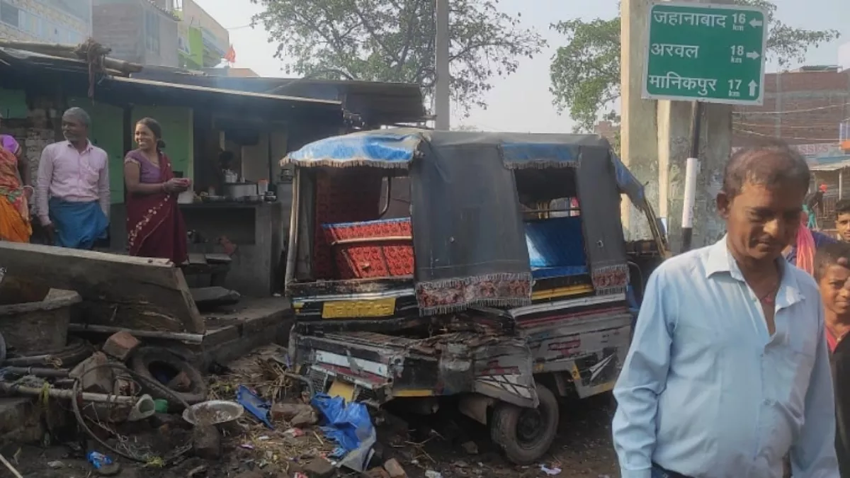 Bihar News: वाहन में लदे थे पशु... पुलिस ने रोकने का किया प्रयास, गाड़ी की स्पीड कर दी तेज; इन्हे मारी टक्कर
