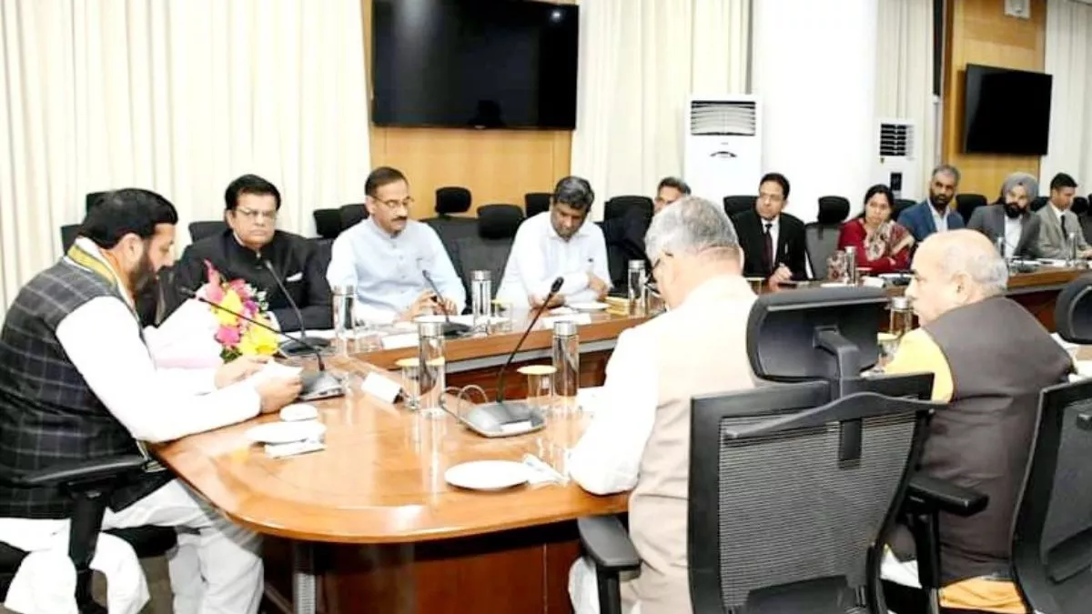 Haryana Cabinet Meeting: 'आचार संहिता के बीच लोगों को न हो कोई परेशानी...', CM नायब के नए मंत्रियों को निर्देश