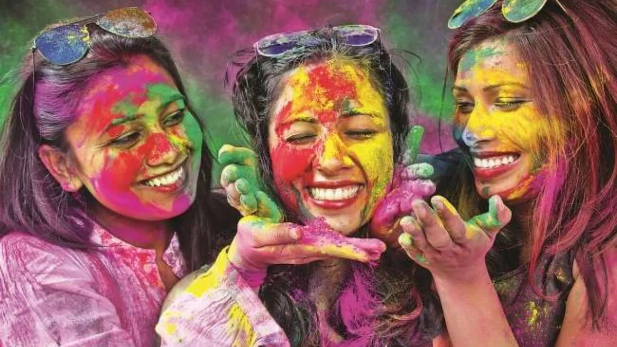 Holi 2024- सावधान! होली के जश्न में भंग डाल सकते हैं कैमिकल के रंग, स्किन के लिए बेहद खतरनाक; ऐसे करें बचाव