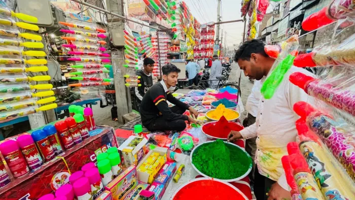 हरियाणा में होली का क्रेज, फायर सिलेंडर बने बच्चों की पहली पसंद