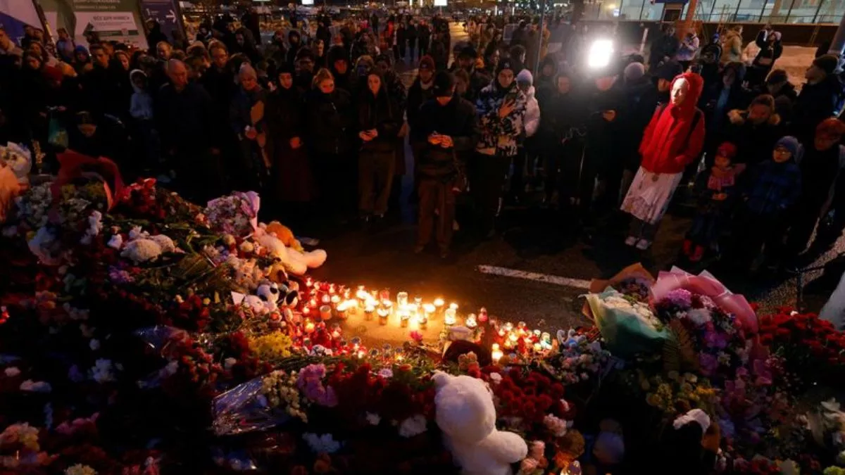 Moscow Terror Attack: आतंकी हमले के बाद मची थी भगदड़, जान बचाने के लिए एक दूसरे को रौंदकर निकले लोग; पीड़ितों ने सुनाई आपबीती