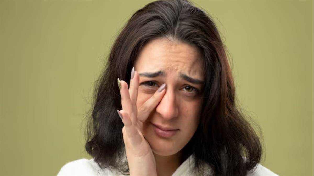 dark circles on the eyes are not only caused by lack of sleep these reasons also cause this disease