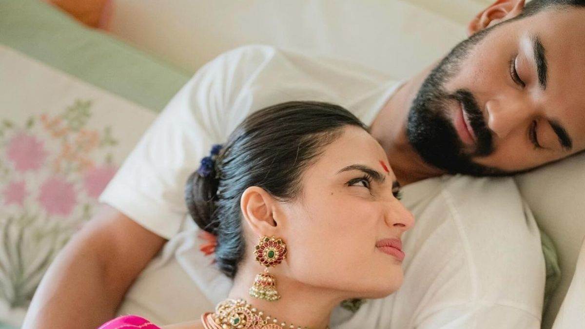 https://www.jagranimages.com/images/newimg/24032025/24_03_2025-kl_rahul_and_shetty_23905385.jpg