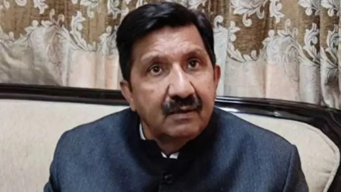 सोमवार को डिप्टी CM मुकेश अग्निहोत्री के प्लेन में तकनीक खराबी आ गई।