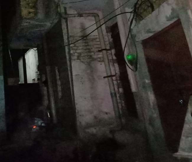 अलीगढ़ में रिहायशी इलाकों में संचालित हो रहीं औद्योगिक इकाइयां।