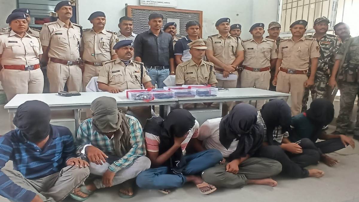 pnb loot case lakhisarai police arrested six criminals in bank robbery case by killing two guards in sonpur lakhisarai