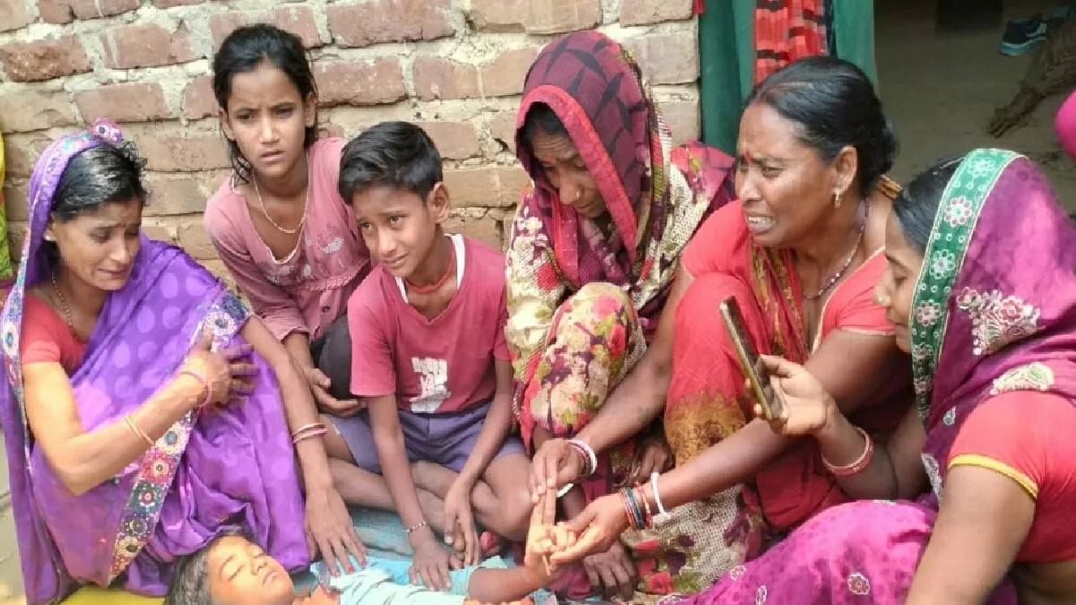 तीन साल पहले पिता की मौत अब झाड़-फूंक में सर्पदंश से पी‍ड़ि‍त बेटे की भी गई जान